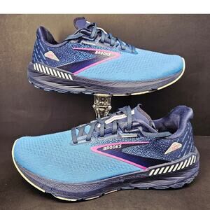 Brooks Women 10 Comfy footwear